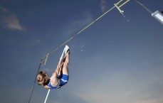 pg模拟器|当骨折的脚踝踢出制胜球，瓜帅哲学照亮足球与人生的模糊边界