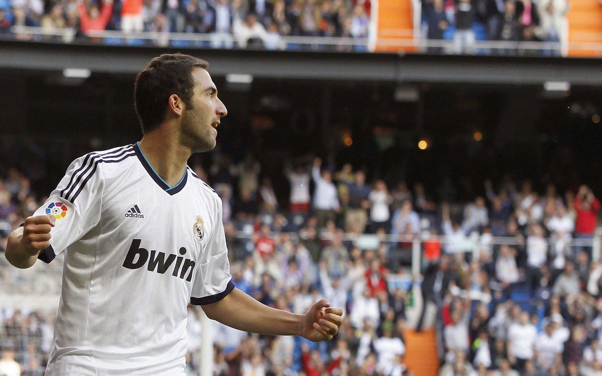 留洋大喜讯！20岁中国天才边锋引爆德甲转会市场，五劲旅竞相追逐