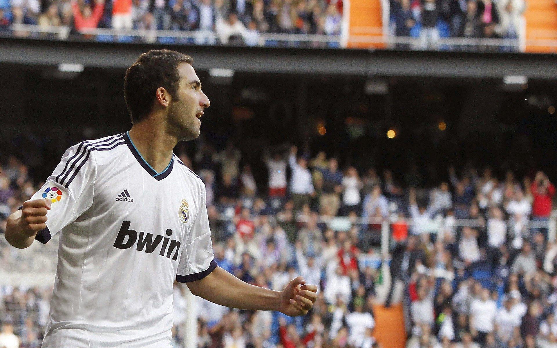 库里38分八记三分璀璨难掩团队阴霾，正负值-24全场次低敲响勇士警钟