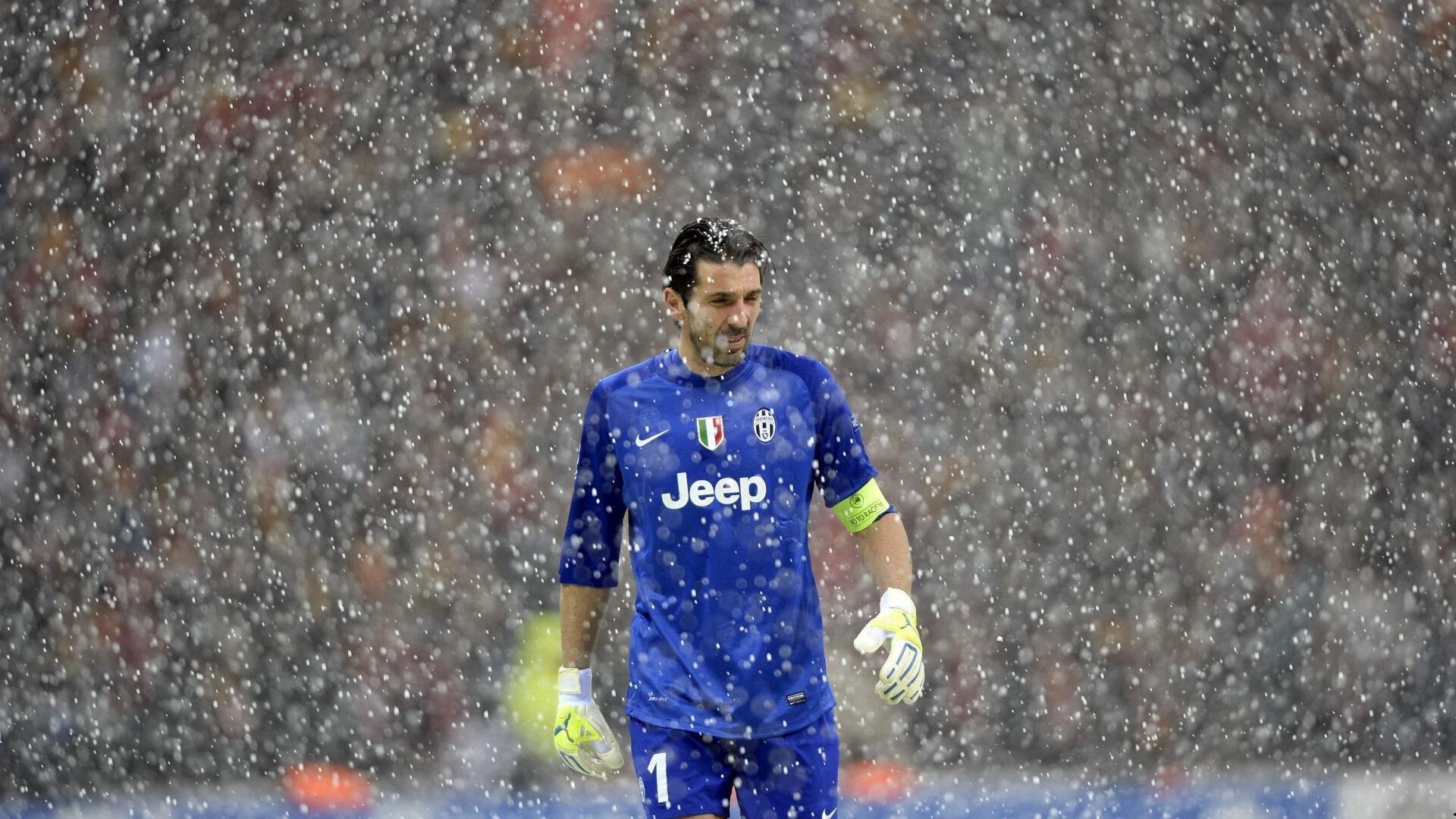 众生相！梅西迈阿密首秀绝杀点燃激情，赛后谢场球迷沸腾，贝克汉姆乐开花