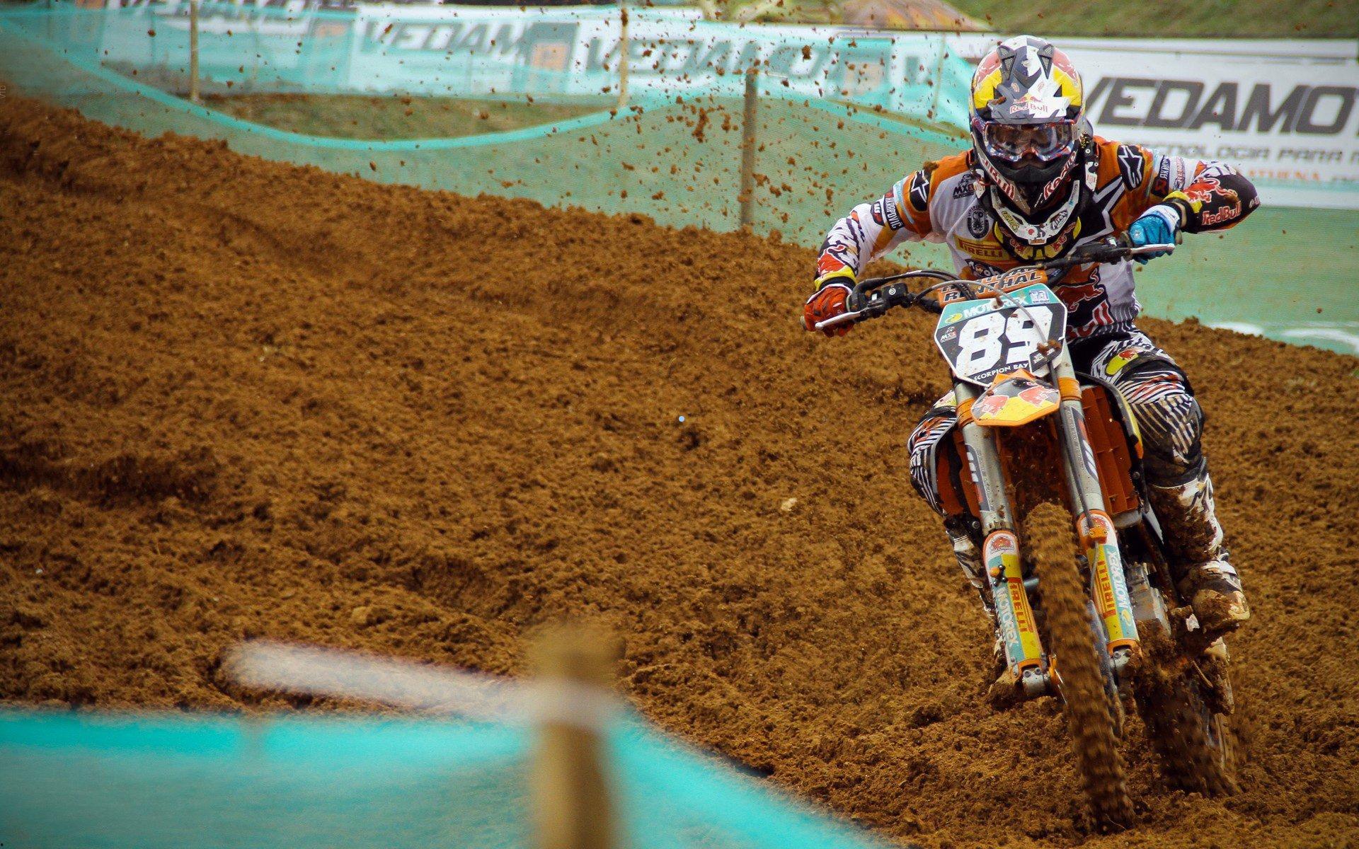 深陷困境,阿森纳青春风暴下的暗影,电讯报揭秘恩瓦内里如何成为豪购牺牲品